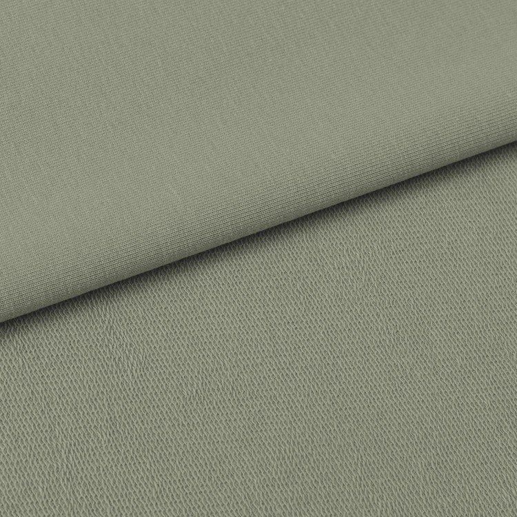 oliwka_dresowka_petelka.jpg